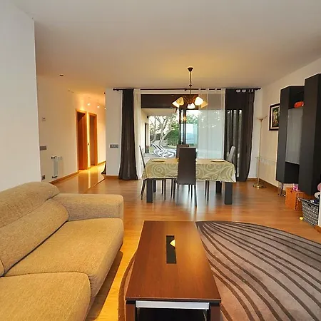 别墅 Roselles 滨海略雷特